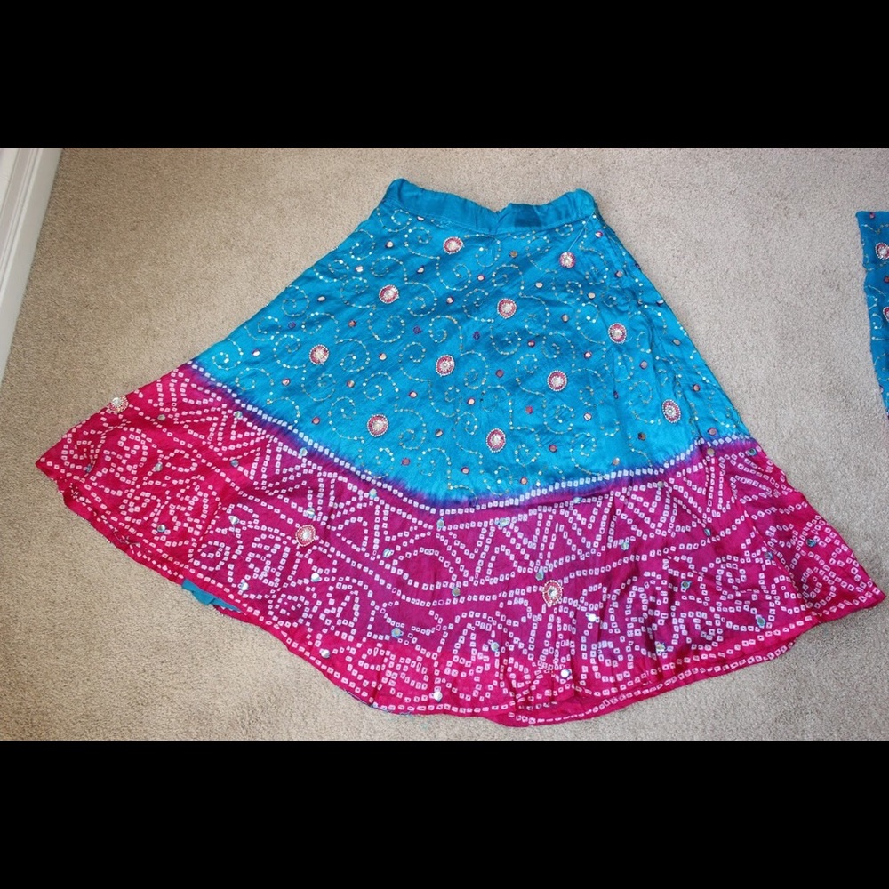 Bandhni Chaniya Choli - Picture 6 of 8